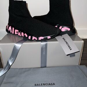 NWT Never Worn!! Women’s Balenciaga Speed Knit Sneakers